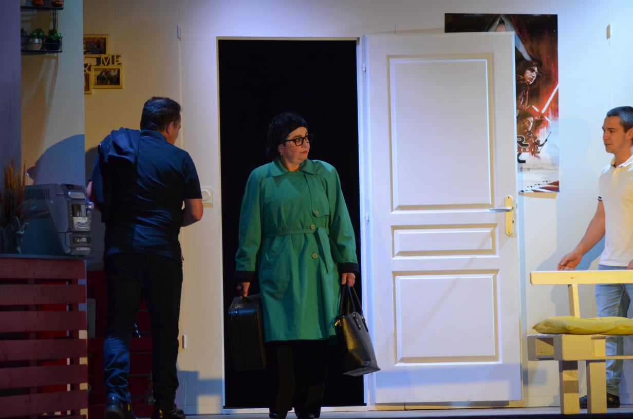 25A5EF76-FF17-48FE-A29F-C6D923B93C84